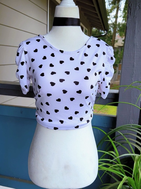 Love wins Tops - Women's White Heart Print Short Sleeve Top size S